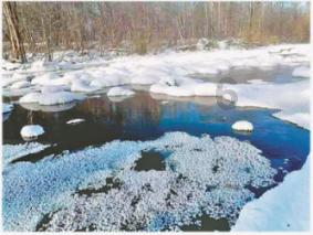 东湖公园位于市区东郊是我市八大景点修改病句？