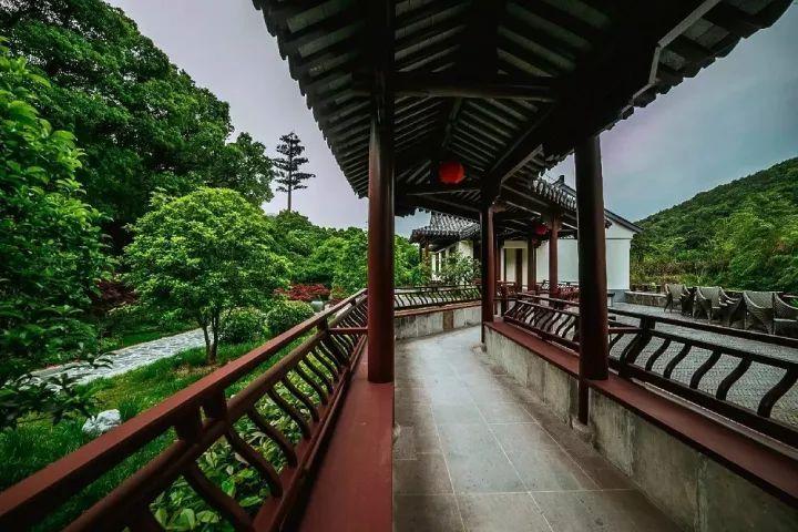 原魅族副总嘲讽华为花上万亿建设生态被怼：不懂装懂