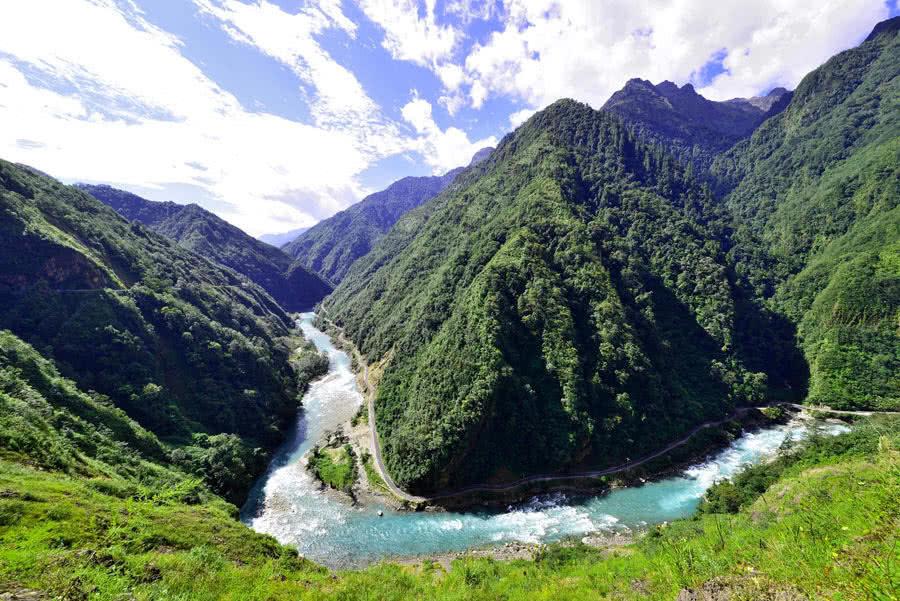 坚定文化自信提升文化软实力