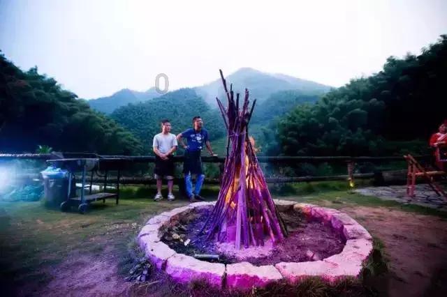 撑死生父，枪杀妻儿；山东巨匪刘黑七，到底有多凶残