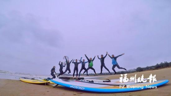 漂亮鹦鹉救援