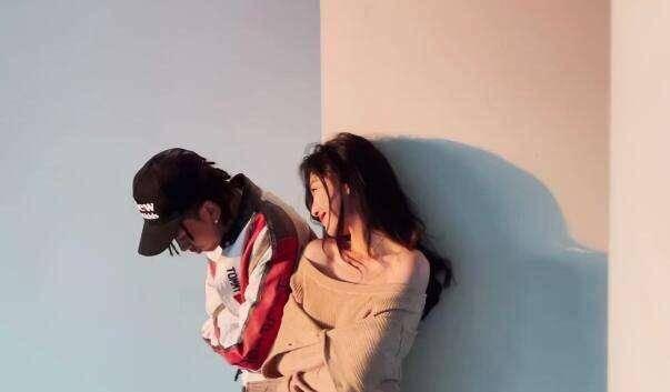 建议中老年女人,尽量多穿这3种颜色,洋气显白,谁看了都夸年轻