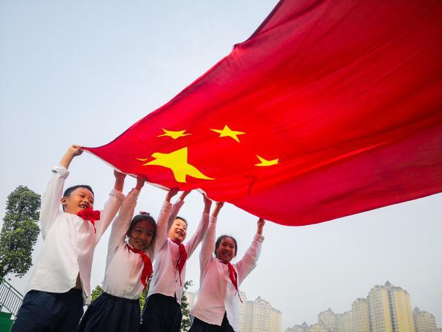 3万盆“催熟”郁金香,提前盛开闹新春