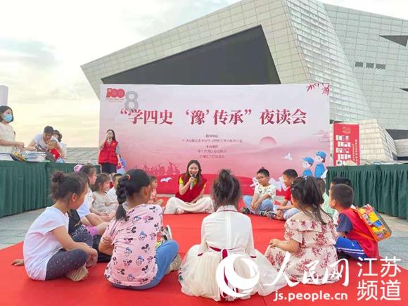 双潜望四主摄加持,Find X7 Ultra拍新春大片!AIGC一键消除路人