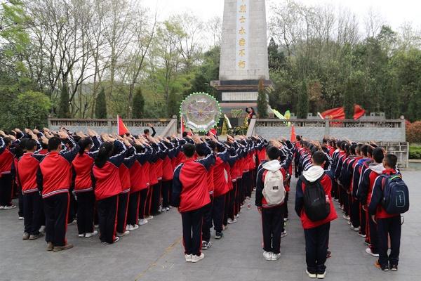 解开用澎湃OS延长电池寿命的秘密，只需要打开这个设置