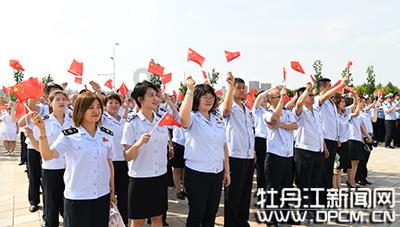 宜昌一学校将“掼蛋”定为校本课程,印制扑克道具发给师生
