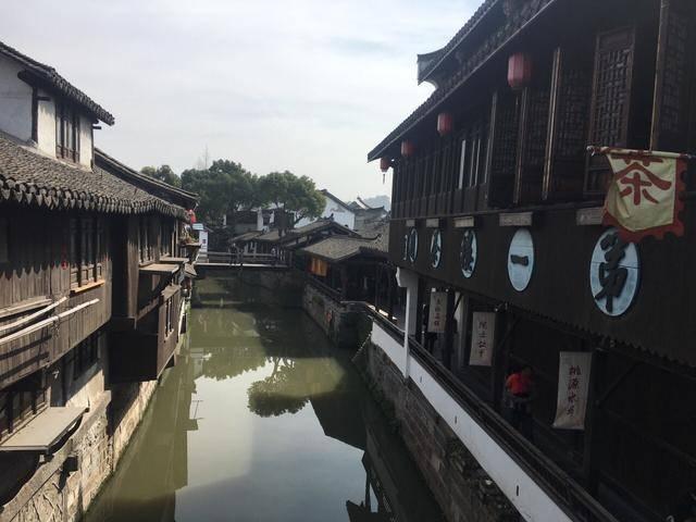 现在的大环境下，如果手上有50万该买房还是存银行？游戏画面